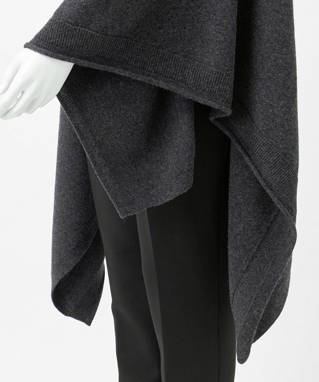 23区 【R(アール)】マイクロンメリノウール ニットケープ チャコールグレー系