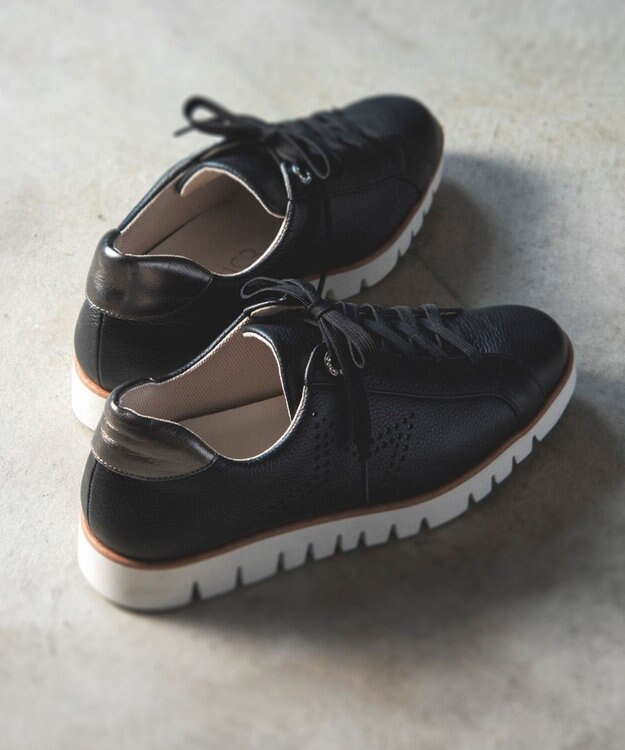 Dominic3 スターパンチングレザースニーカー ブラック