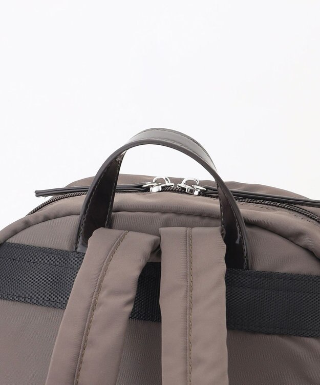 LA BAGAGERIE エナメルアクセントリュックサック グレー