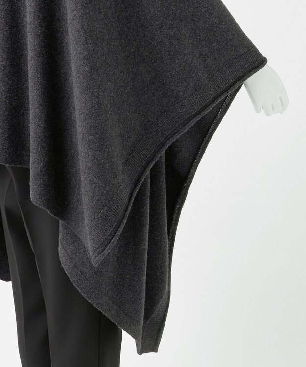 23区 【R(アール)】マイクロンメリノウール ニットケープ チャコールグレー系