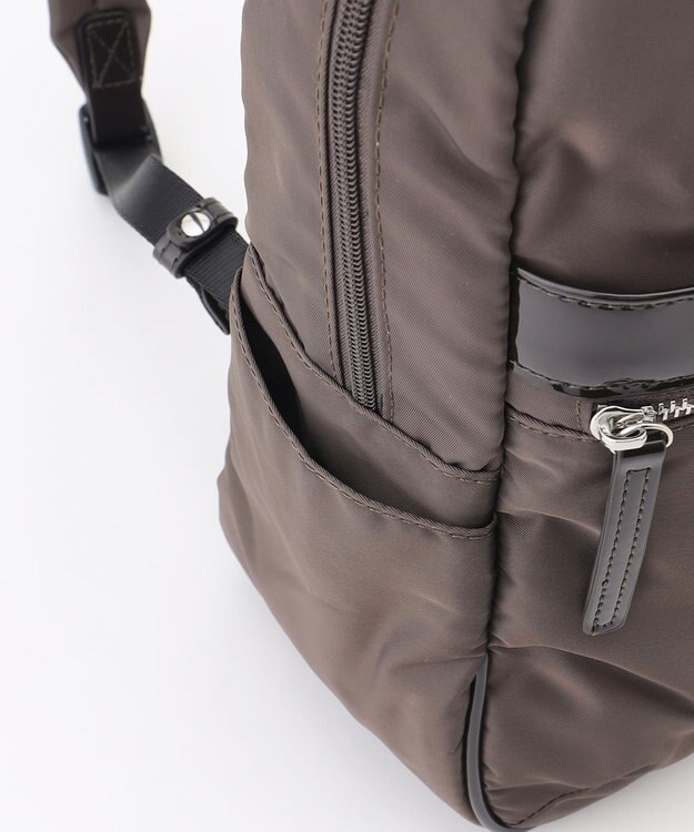 LA BAGAGERIE エナメルアクセントリュックサック グレー