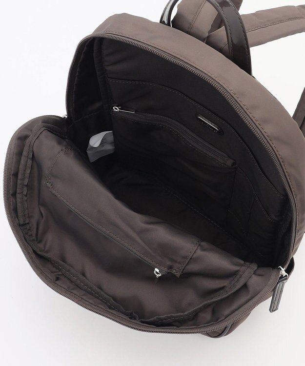 LA BAGAGERIE エナメルアクセントリュックサック グレー