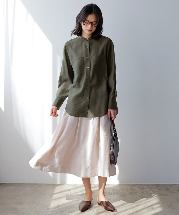 23区 【洗える】バンドカラー シアー シャツ カーキ系