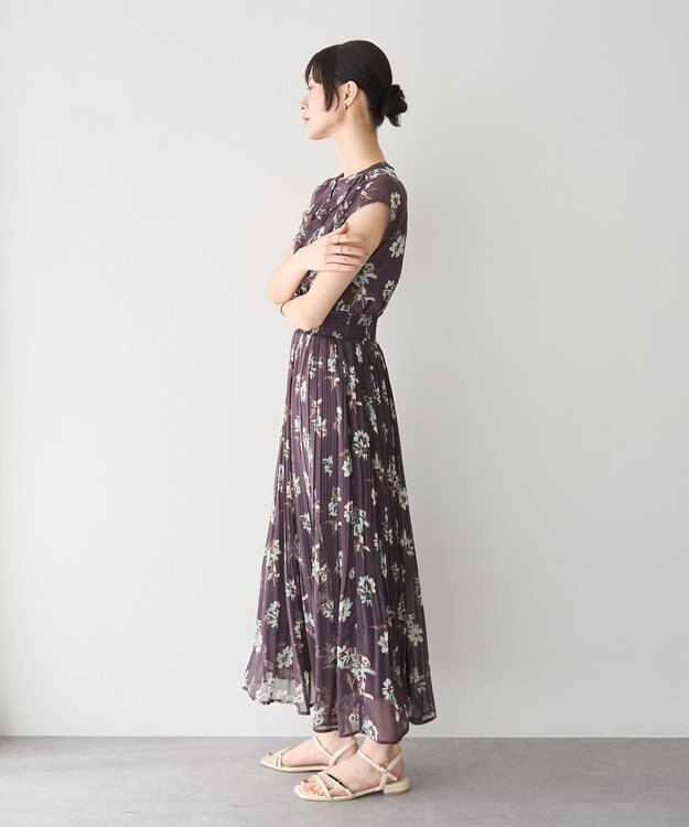 YECCA VECCA フラワー柄フリルプリーツワンピース Brown