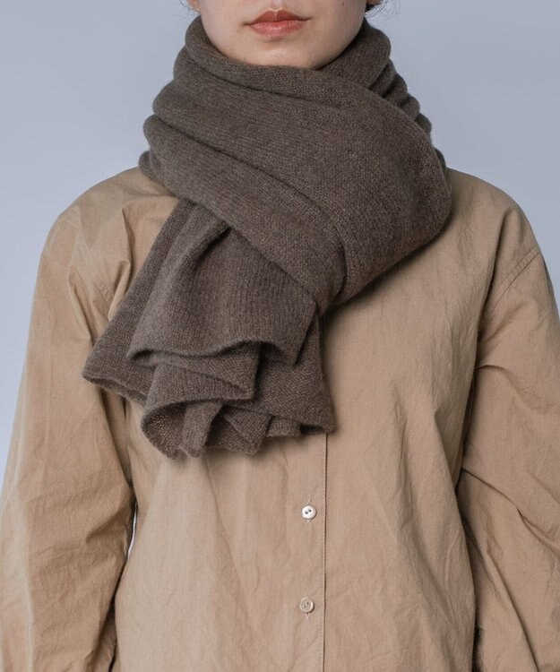 AND WOOL 〈上質な素材と手仕事から生まれた優しいニット〉ヤクの糸を編んだ大判ストール ブラウン