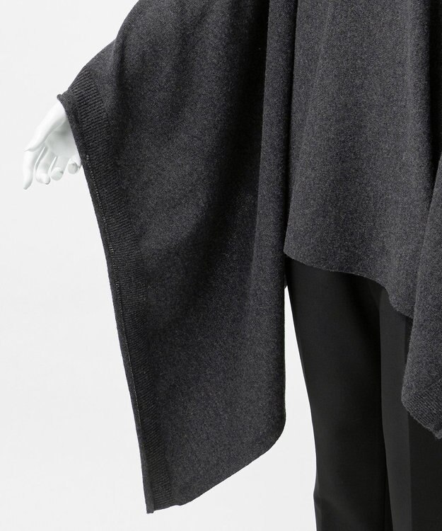 23区 【R(アール)】マイクロンメリノウール ニットケープ チャコールグレー系