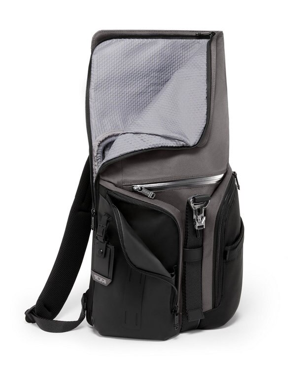 TUMI  メンズ  Alpha Bravo 「ロジスティック」バックパック CHARCOAL