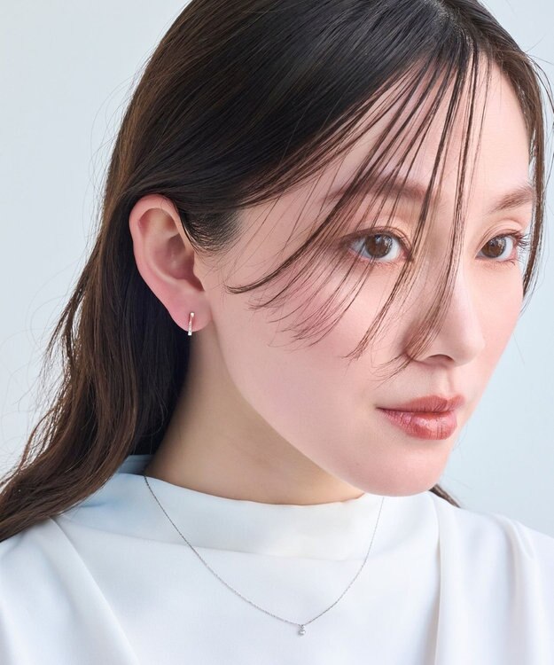 Phoebe 【金属アレルギー対応/痛くないシリーズ】ツイストバービジューライトフィットイヤリング　シャンパンゴールド シャンパンゴールド