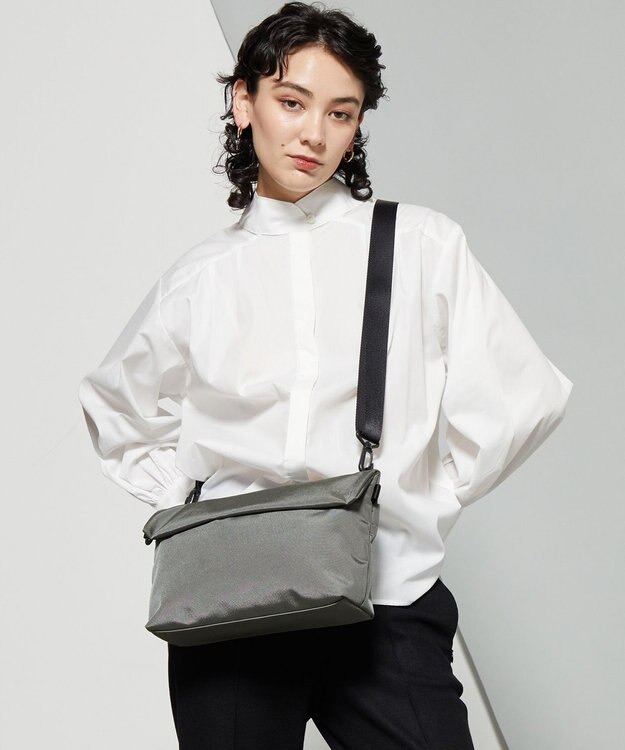 Y'SACCS 【大人のおしゃれ手帖5月号掲載】鶴田真由×Y'SACCS　フラップショルダーバッグ ダークグレー