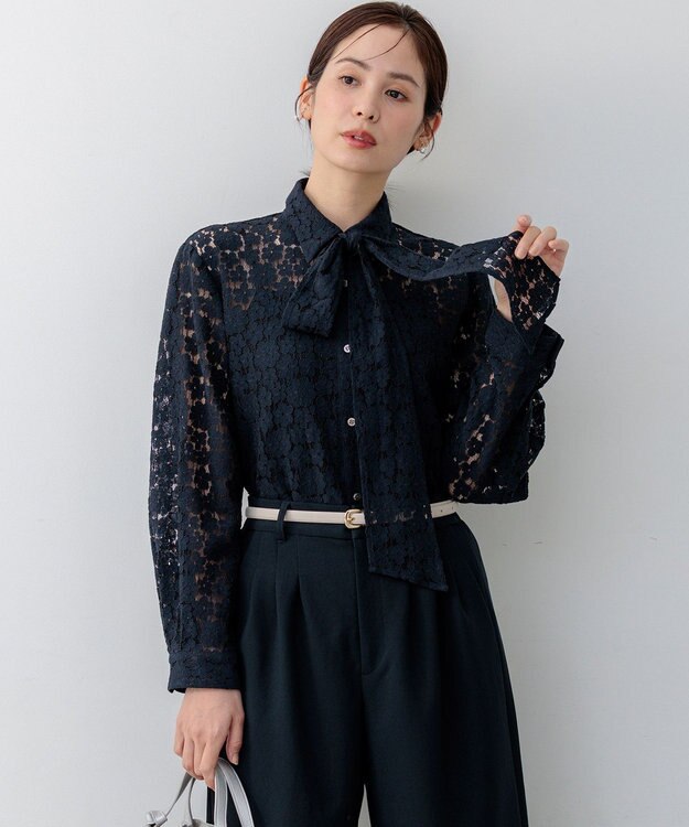 組曲 S 【WEB限定】フラワーラッセルレースシャツライク ブラウス ネイビー系