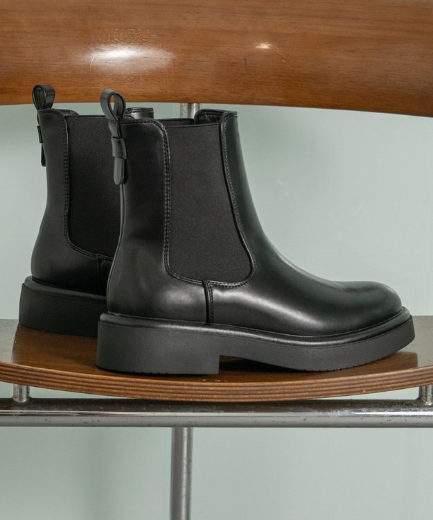 Bridget Birkin 【Round About】プルストラップサイドゴアショートブーツ ブラック