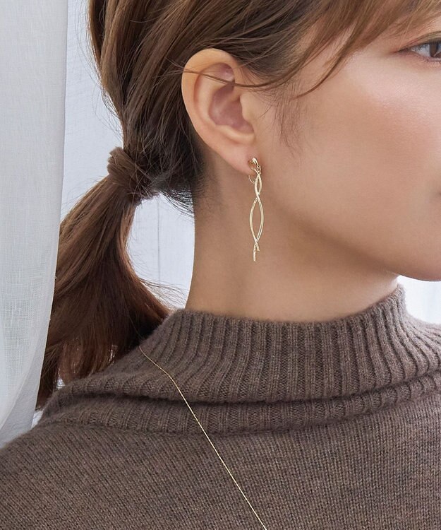 Phoebe 【痛くないシリーズ/金属アレルギー対応】スウィングクリスタルループフィットイヤリング　ゴールド ゴールド