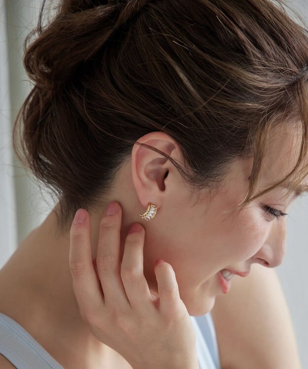 Tiaclasse 【金属アレルギー対応】　クリスタルピアス ゴールド