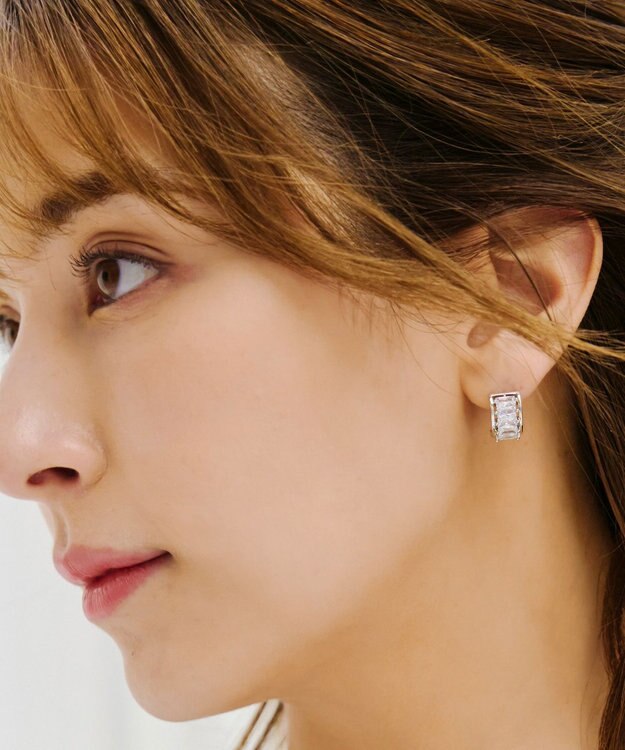 Tiaclasse 【金属アレルギー対応】　クリスタルピアス シルバー