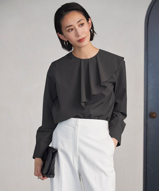 ICB L 【洗える】クリーンブロード ラッフルデザインブラウス チャコール系