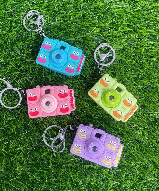 WEGO モンスタートイカメラキーホルダー ピンク