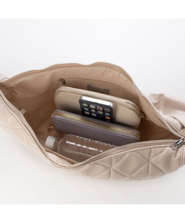 UNBILLION カシュカシュ cachecache / ソフト合皮キルティングハーフムーンショルダー アイボリー