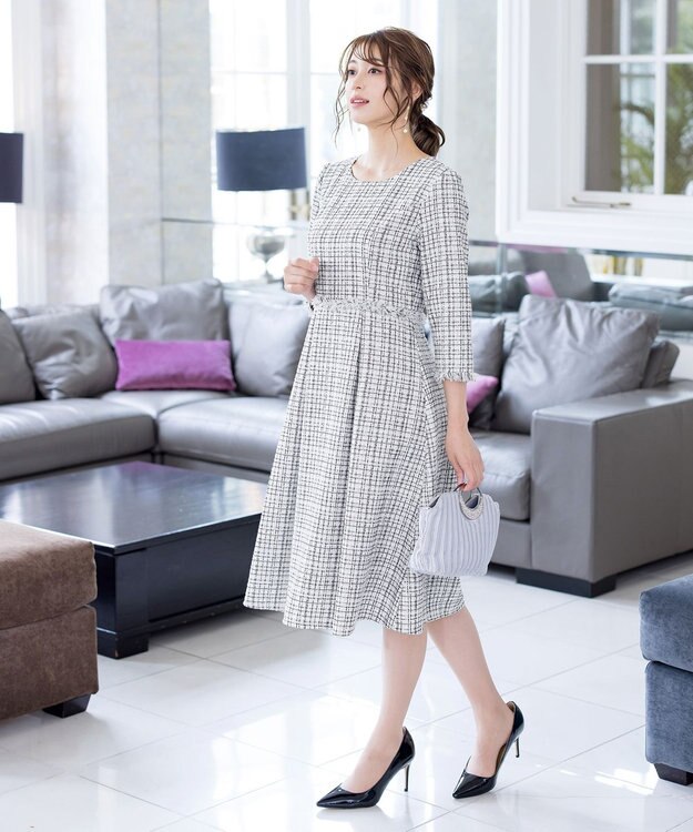 Tiaclasse 絶妙なMIXカラーのツイード素材で存在感溢れるタックワンピース オフブラック