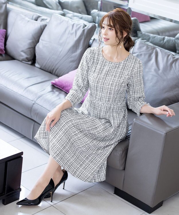 Tiaclasse 絶妙なMIXカラーのツイード素材で存在感溢れるタックワンピース オフブラック