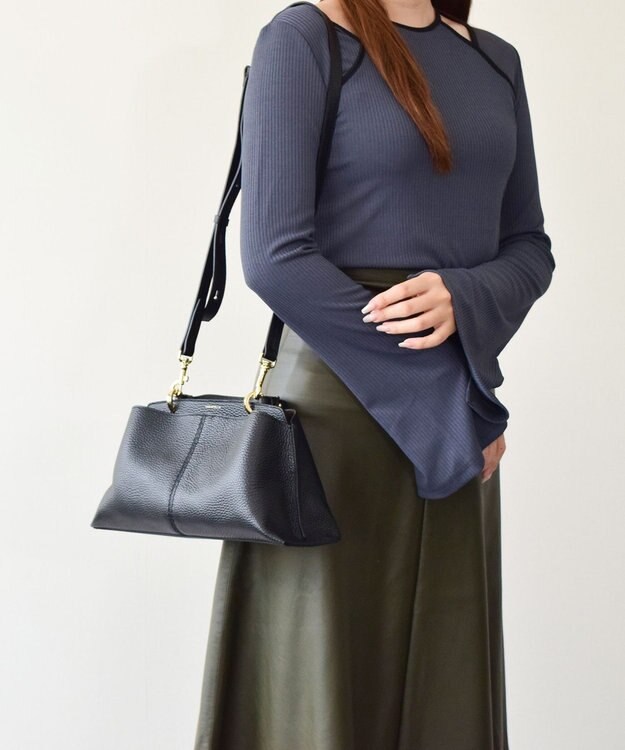 INTER-CHAUSSURES 【LORISTELLA】レザーハンドルセンターシームハンドバッグ ブラック