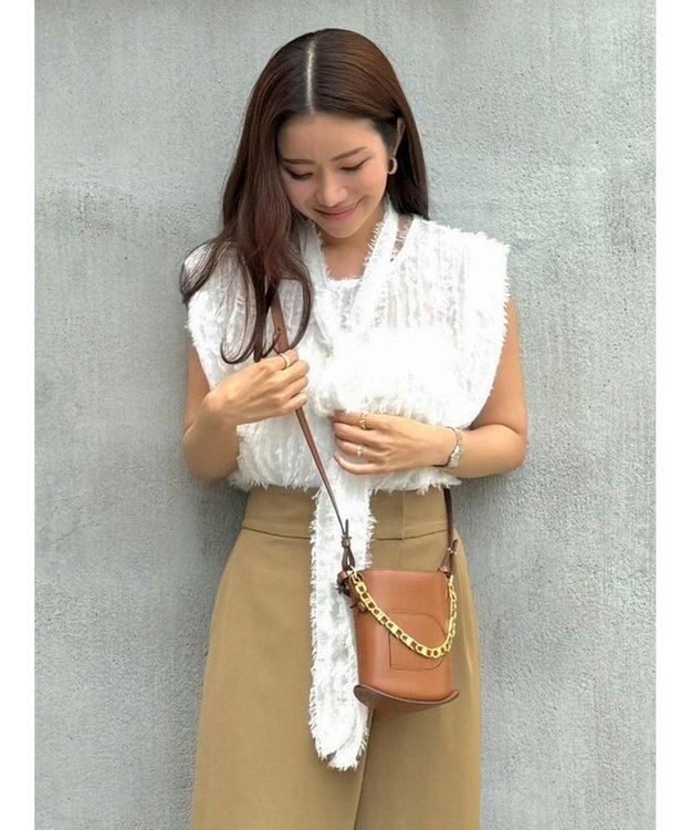 Green Parks ボウタイ付きフェザーノースリーブプルオーバー Off White