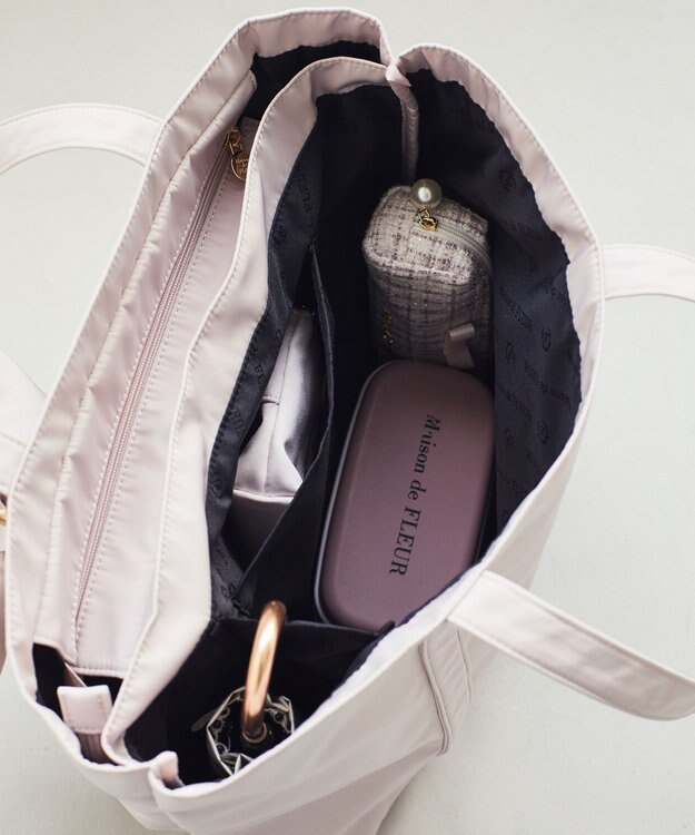Maison de FLEUR リボンチャーム付きマルチポケットトートバッグ Grayish Pink