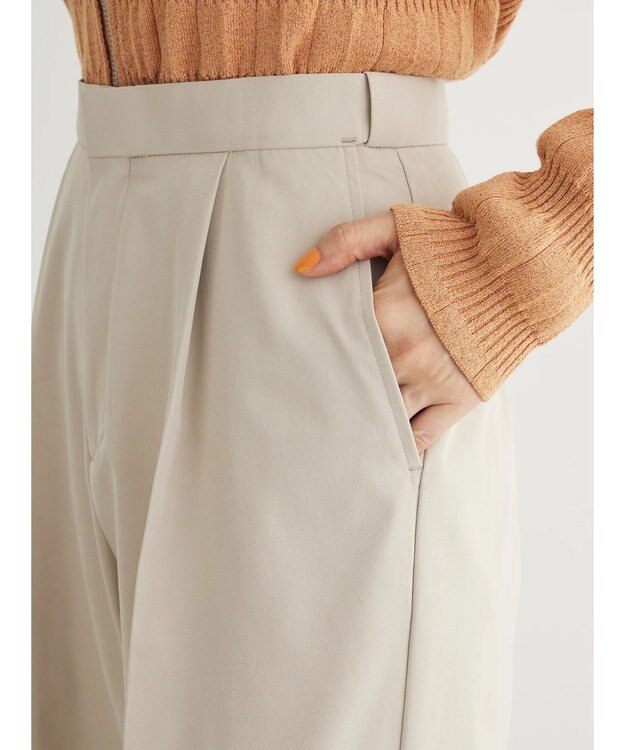 Green Parks きれいシルエットパンツ（ワイドストレート） Beige