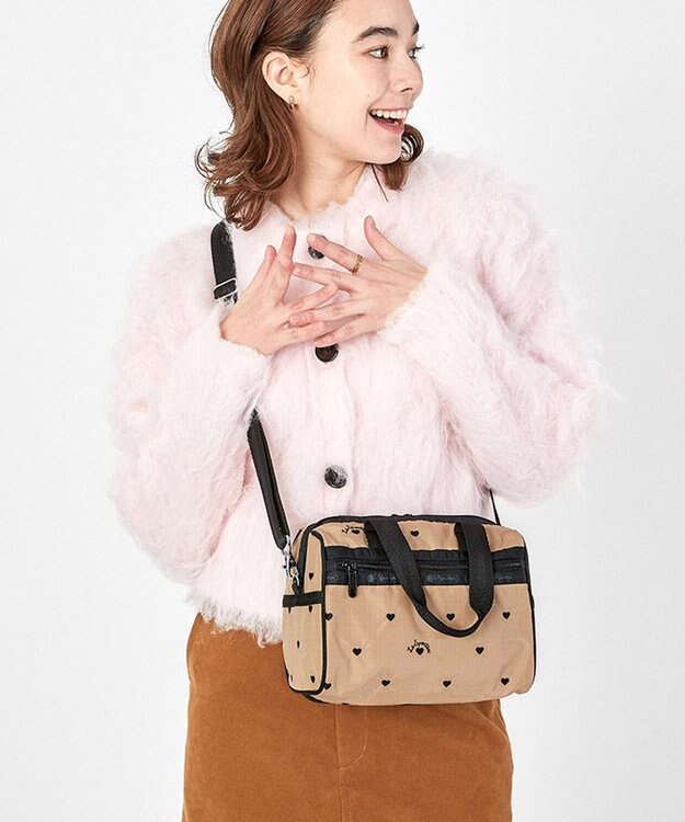 LeSportsac EVERYDAY SM SATCHEL/モカブラックハートエンブロイダリー