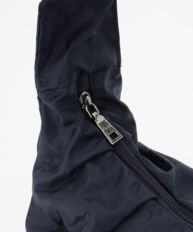 Y'SACCS 迷彩ジャカードシャーリングショルダーバッグ ネイビー