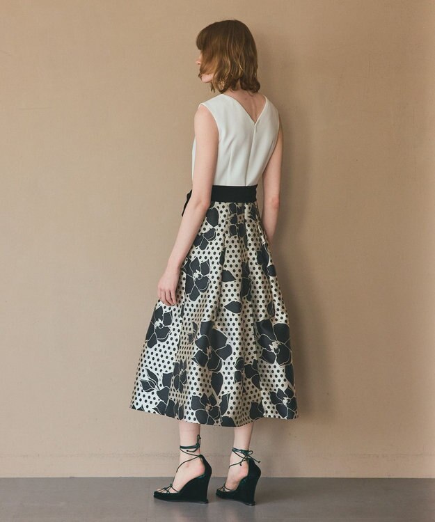 GRACE CONTINENTAL ドットボタニカルジャガードドレス ホワイト