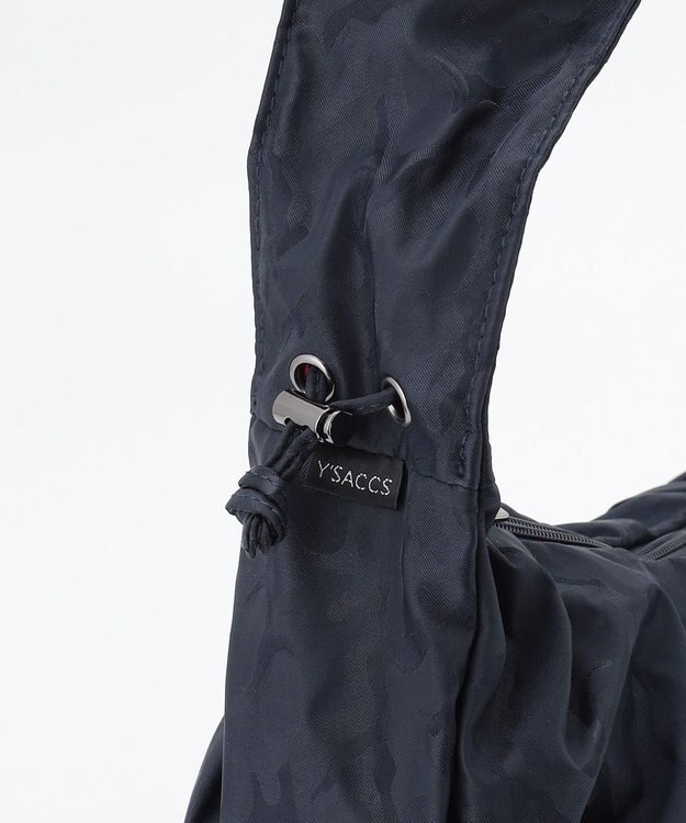 Y'SACCS 迷彩ジャカードシャーリングショルダーバッグ ネイビー