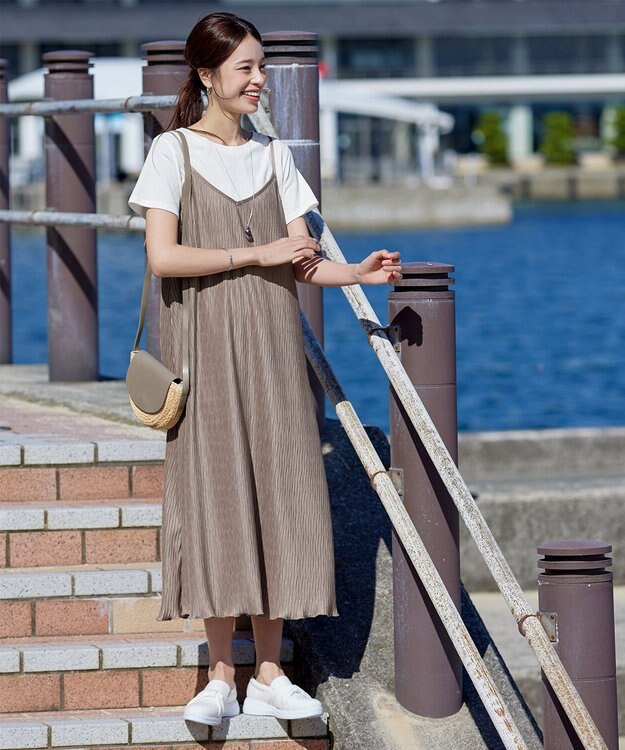 Tiaclasse 【2点セット・洗える】変形プリーツキャミワンピース＆Tシャツ モカ