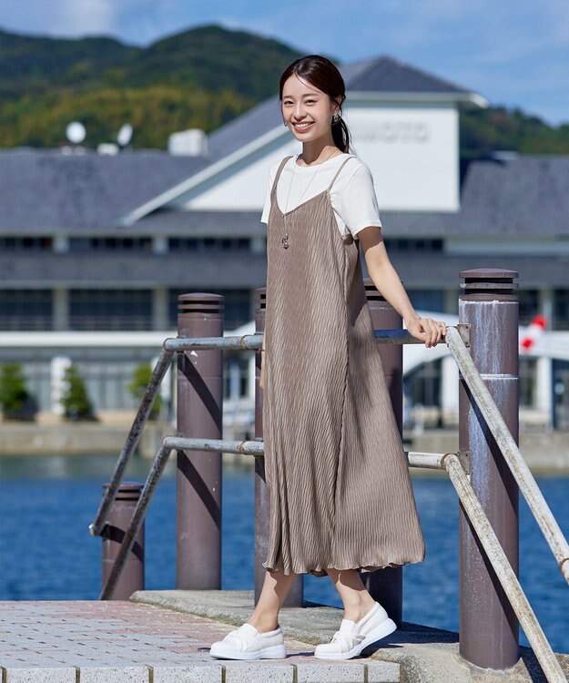 Tiaclasse 【2点セット・洗える】変形プリーツキャミワンピース＆Tシャツ モカ