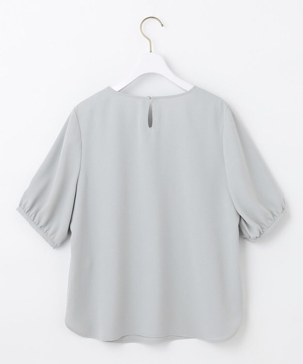 ANY SIS L 【洗える】パール調Ｖネック ブラウス ライトブルー