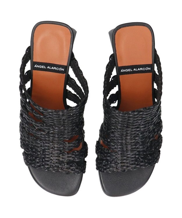 INTER-CHAUSSURES 【ANGEL ALARCON】チャンキーヒールラフィアサンダル ブラック雑材