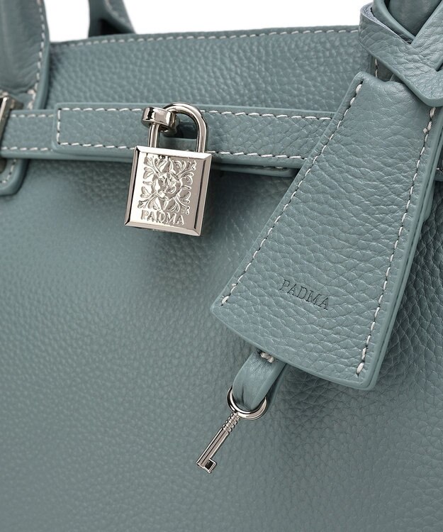 style code 【PADMA/パドマ】 キーチャーム付 本革ベルトデザインハンドバッグ サックス
