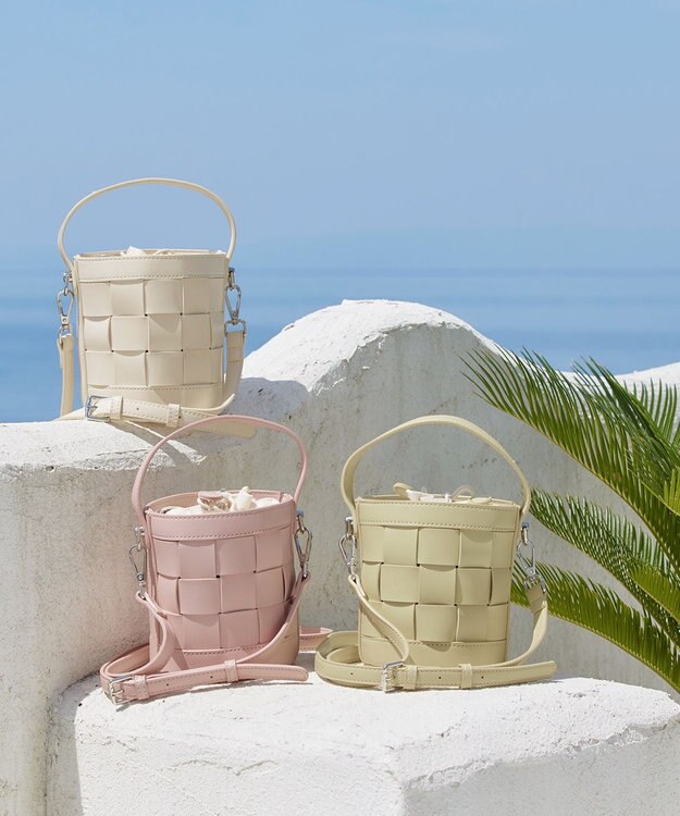 Tiaclasse  【ストラップ付き】編みこみミニバゲットバッグ ピンク