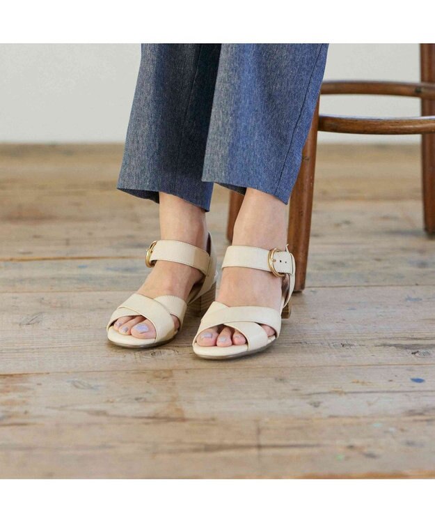 ing <ing>【WEB限定】【3E】ストラップクロスサンダル アイボリー