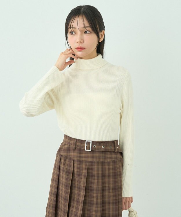 earth music&ecology やわらかタッチタートルネックニットプルオーバー Ivory
