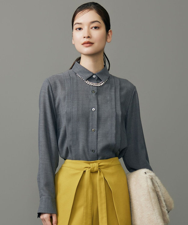 自由区 【SHIHOさん着用】TWハイツイストビエラタックディテール ブラウス TOPグレー