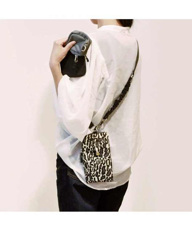 UNBILLION cachecache バンジーコードナイロンスマホショルダー レオブラック