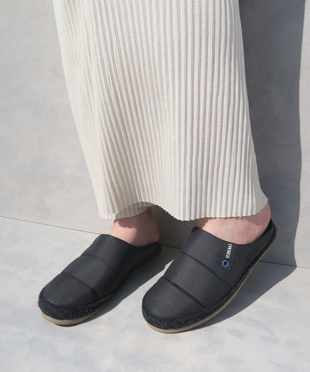 BONTRE 【VERBENAS/ベルベナス】ダウンスリッポン (ユニセックス） ブラック