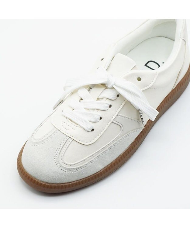 APOM 晴雨兼用　ウォーターレジスト.ジャーマントレーナー ホワイト