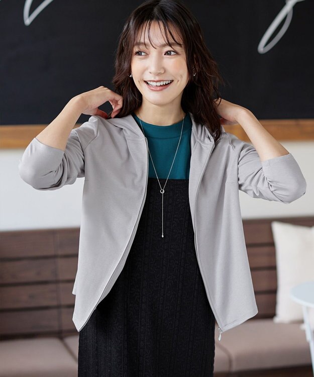 Tiaclasse L 【UVケア・接触冷感】“やみつき”ショートパーカー グレー