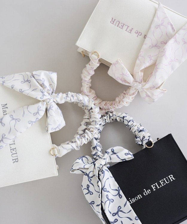 Maison de FLEUR スカーフ付きギャザーハンドル２Ｗａｙバッグ Gray