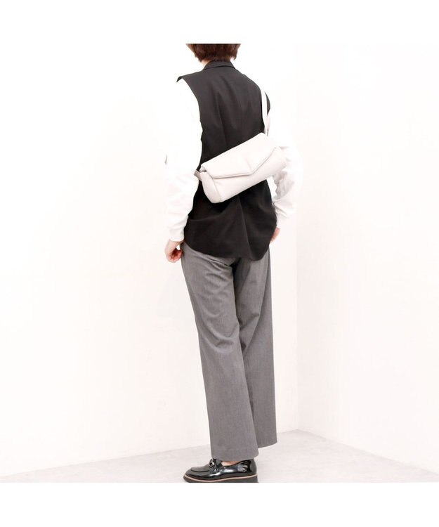 UNBILLION カカトゥ kakatoo / パテッドロールバッグ GY