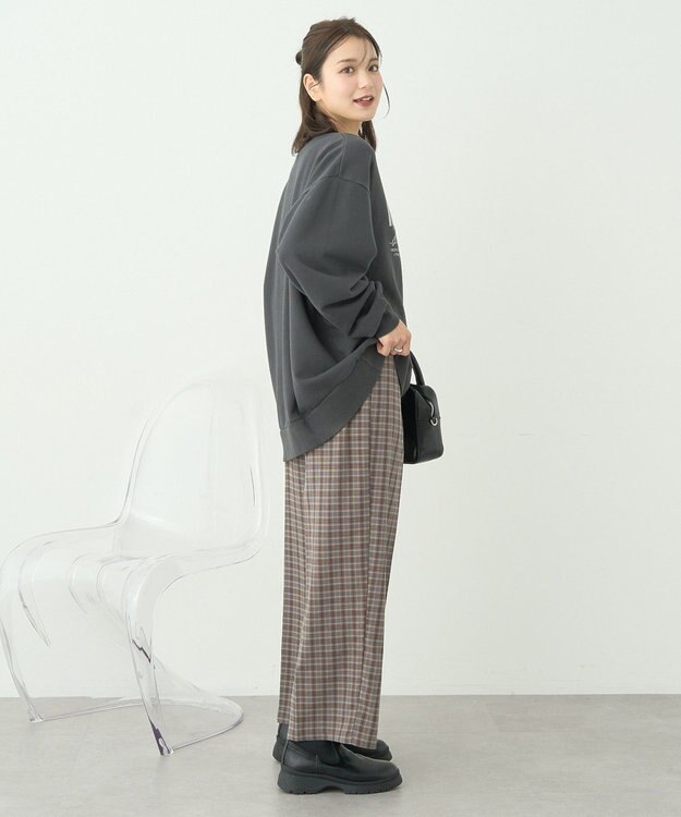 earth music&ecology ウ゛ィンテージ風裏毛ロゴプルオーバー Charcoal Gray