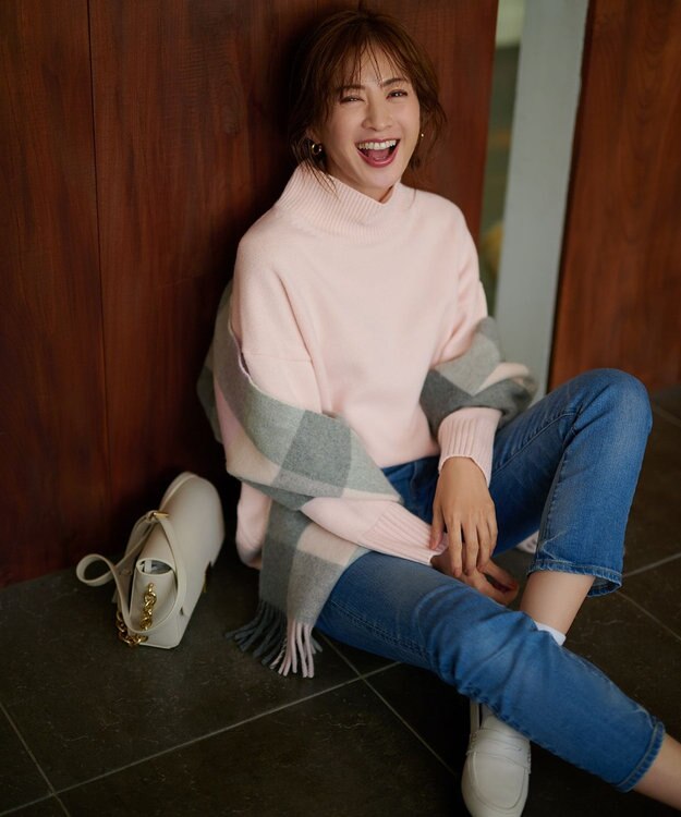 23区 【好評につき新色追加/CLASSY.1月号掲載】ウールカシミヤブレンド スタンドネック ニット ピンク系