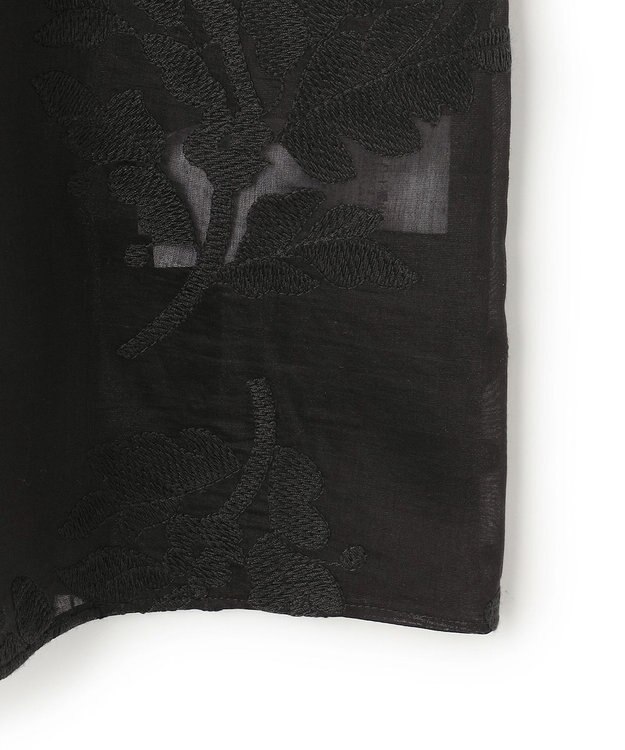 UNFILO L 【前後着用可能の2WAY仕様】ボタニカル エンブロイダリー ブラウス ブラック