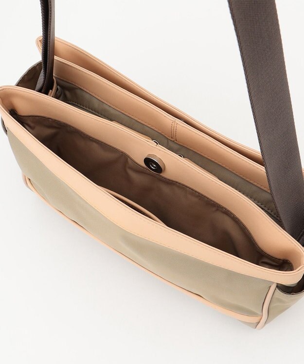 Y'SACCS トラベル ホライズンショルダー ベージュ